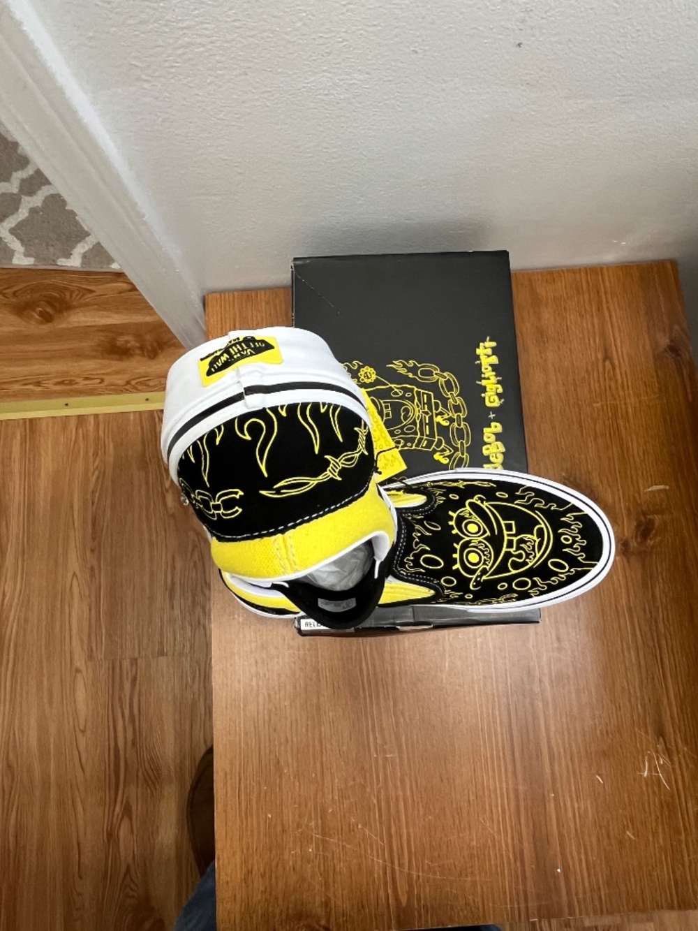 NWT Men's VANS "Off The Wall"  [Spongebob Gigliotti]  Skateboard Slip-ons 8.5 - Picture 13 of 16